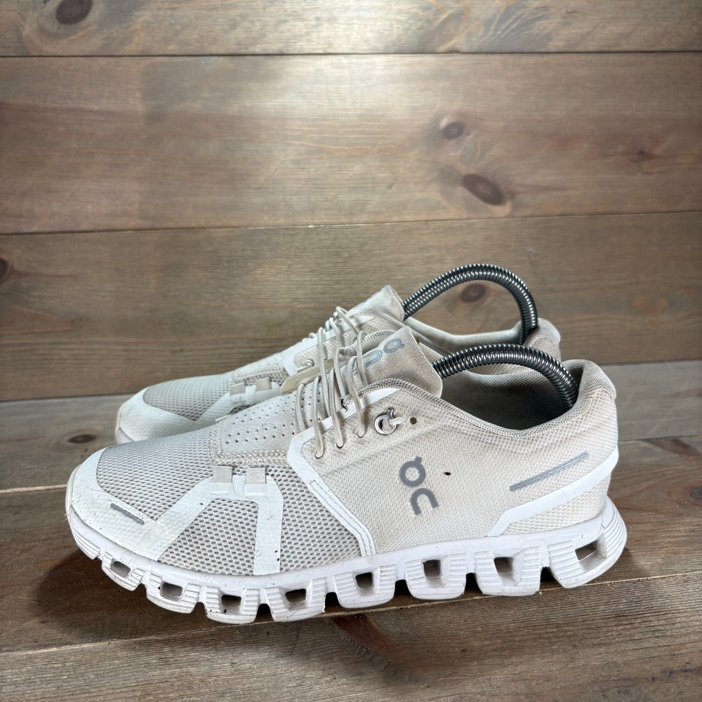 On Cloud 5 Womens size 7.5 shoes White Mesh Lace Up Lightweight sneakers
